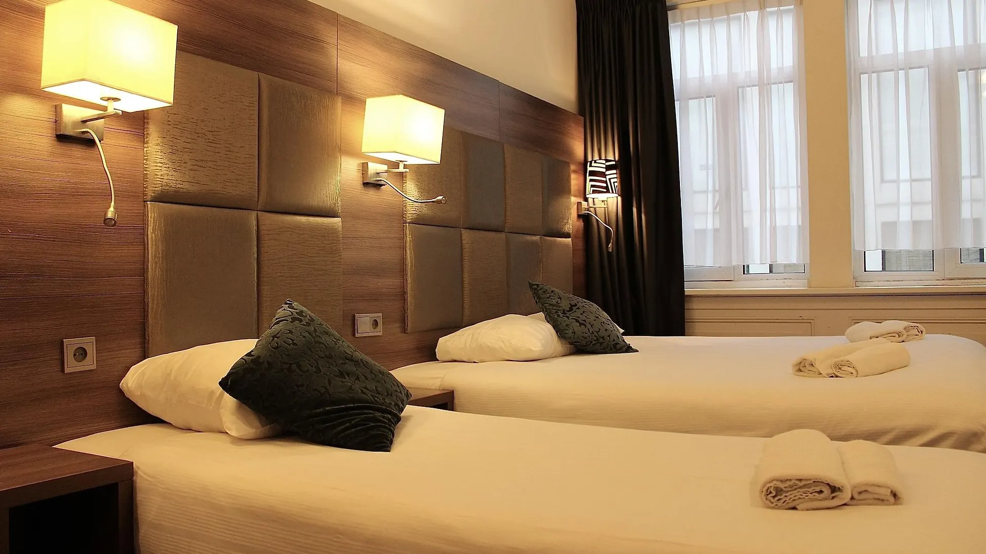 **  אמסטרדם Itc Hotel הולנד