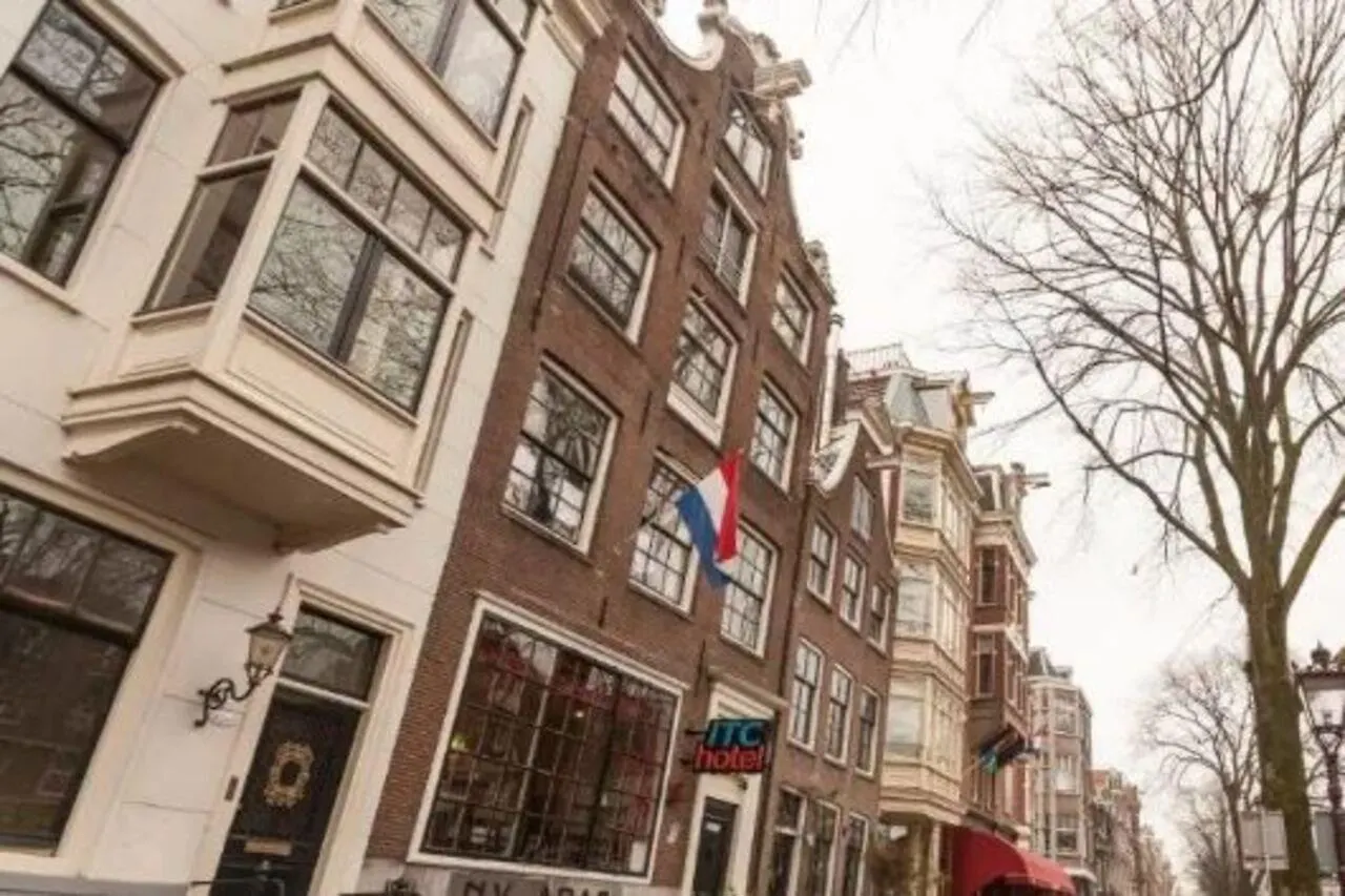 Itc Hotel Amsterdam 2*,