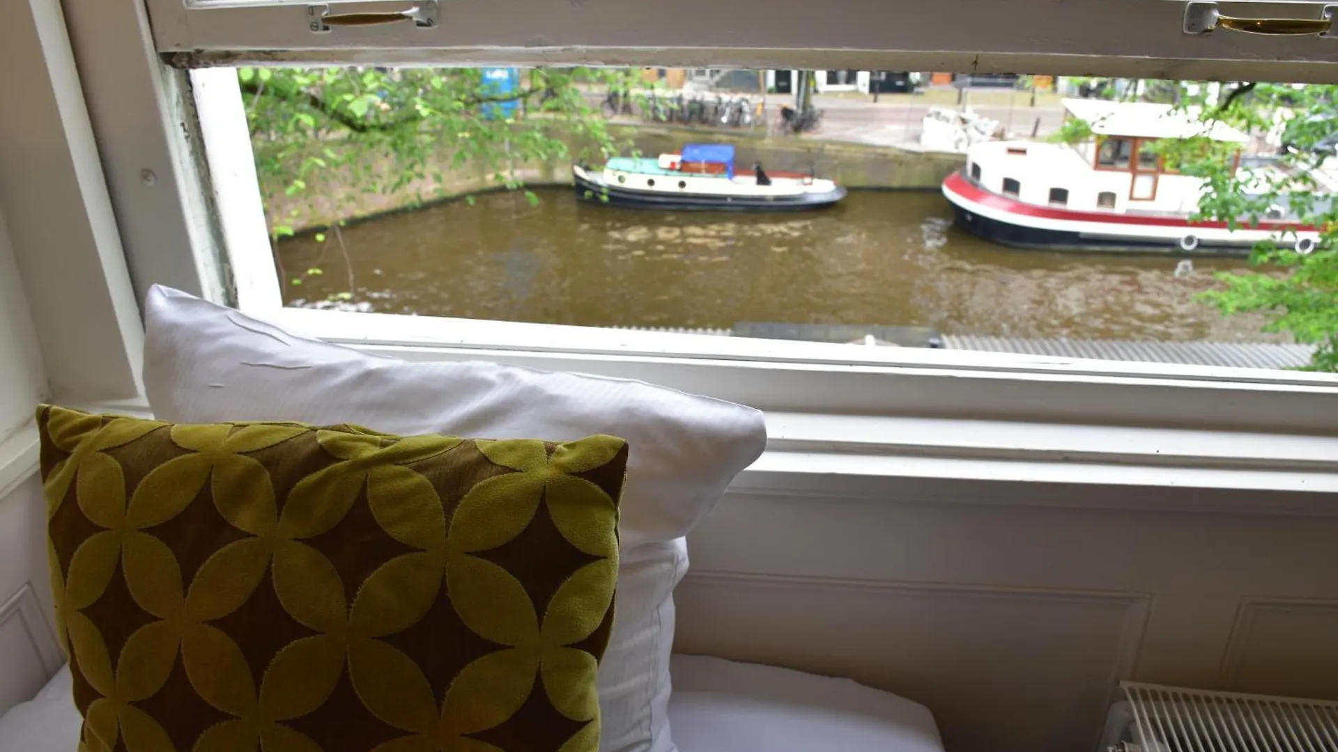 Itc Hotel Amsterdam 2*,